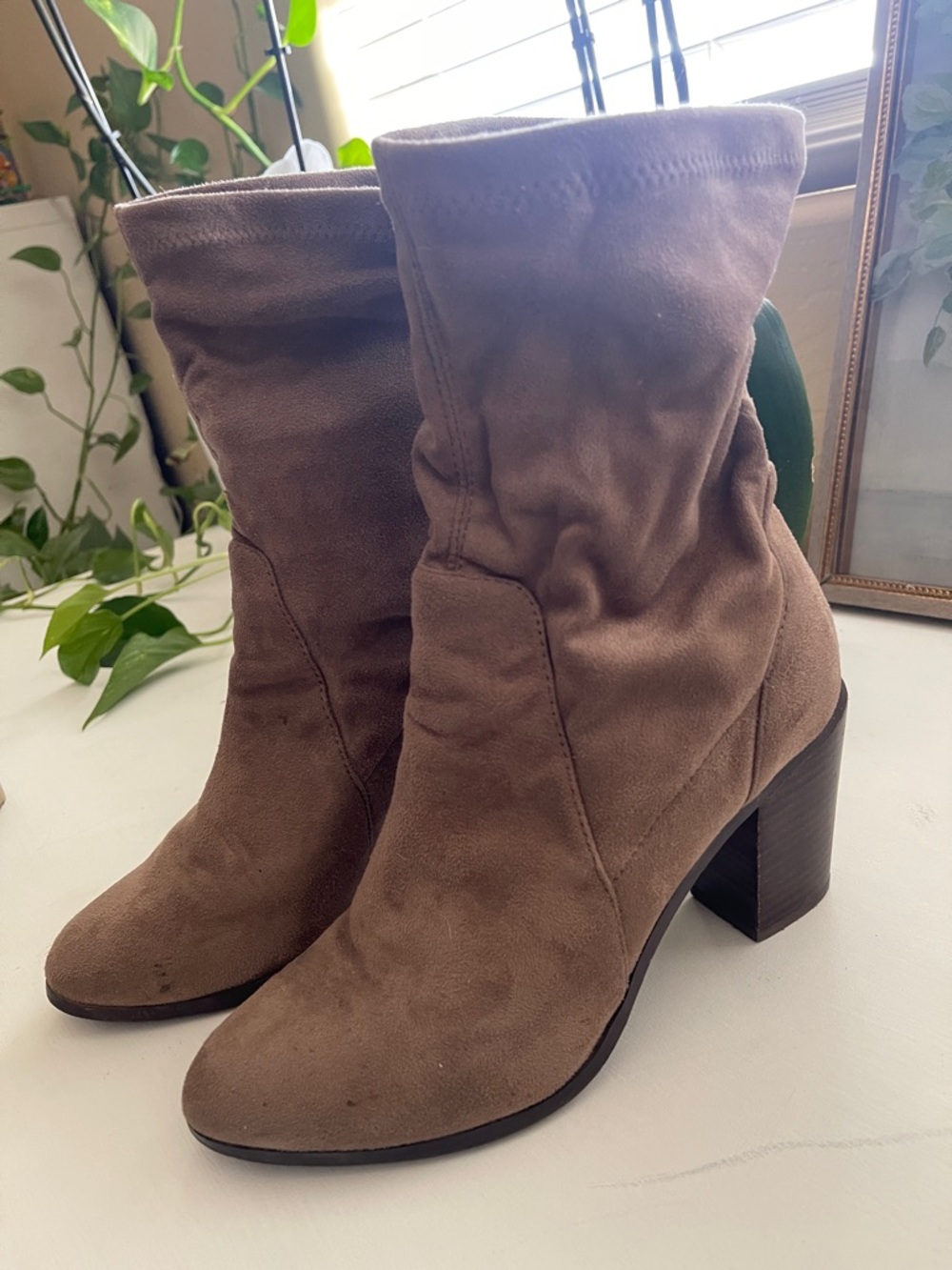 Forever 21 Taupe Suede Mid-Calf Block Heel Boots 👢